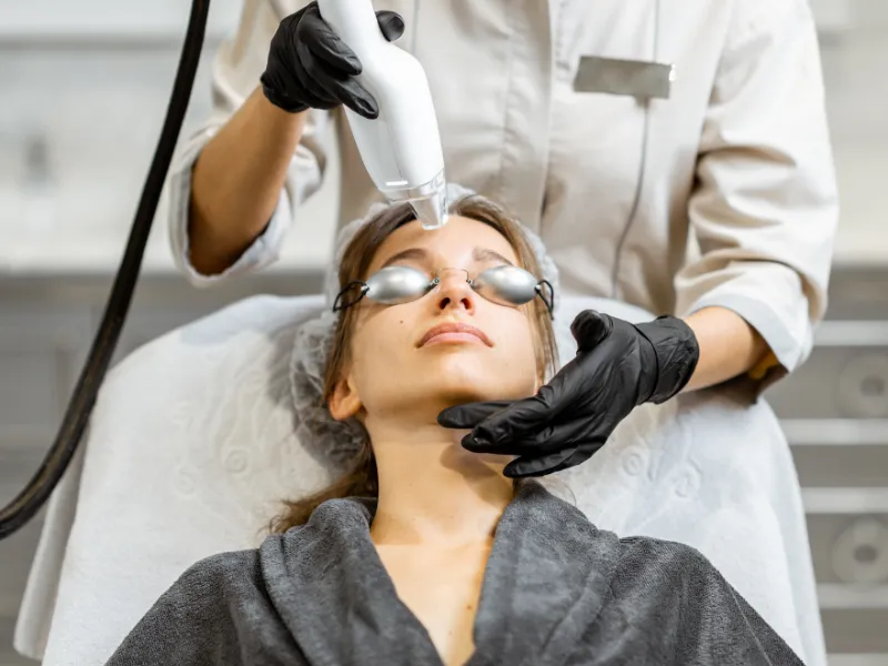 Tratamiento Facial Indiba: Rejuvenece tu piel con tecnología avanzada